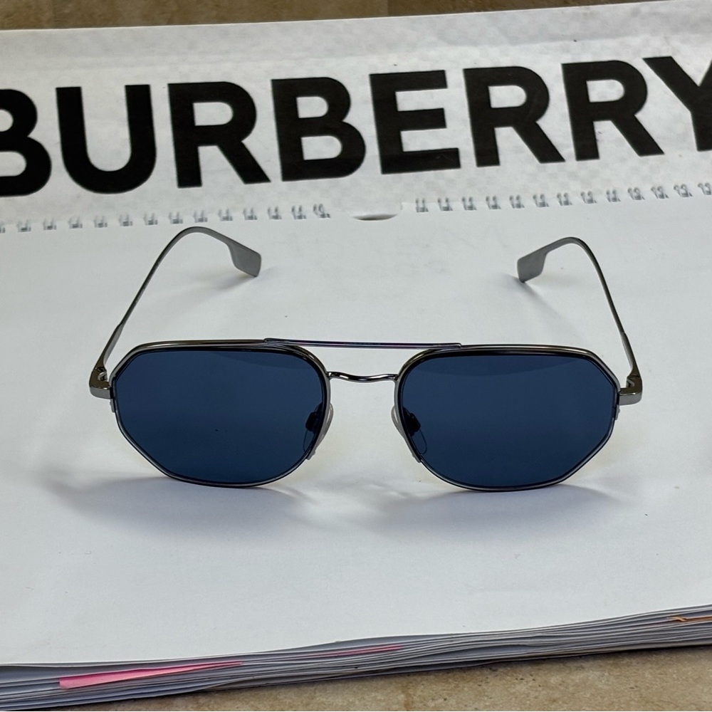 New Burberry B3140 1003/80 Men’s Sunglasses Blue Lenses and Silver Frame - Picture 14 of 15